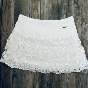 Abercrombie & Fitch Kids Girls Skirt White Embroidered Lace Overlay Lined
Size 6